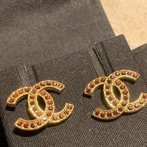 Elegant Gold and Red Stud Earrings authentic Chanel, brand new, must have!